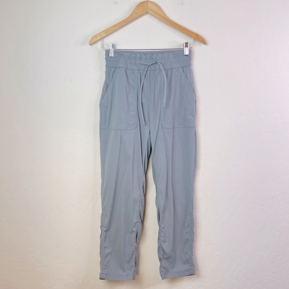 Lululemon 2021 Beyond the Studio Crop Pants in 
Rhino Grey Size 4 Style W6BJBS - Picture 2 of 16